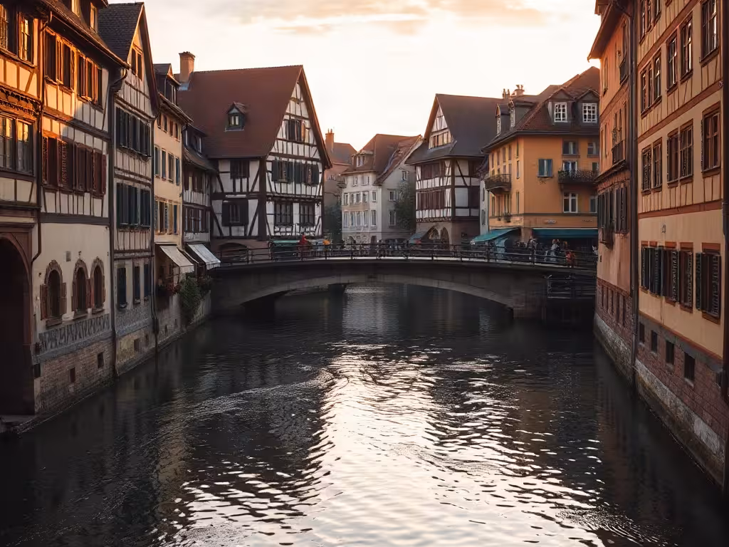 Strasbourg, canals historiques avec l'architecture typique à colombages du Grand Est
